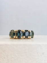 Load image into Gallery viewer, Incredible Vintage Australian Parti Sapphire ring 9ct yellow gold