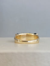 Load image into Gallery viewer, Incredible Vintage Australian Parti Sapphire ring 9ct yellow gold