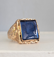 Load image into Gallery viewer, Vintage blue centurion intaglio signet 9ct rosey gold