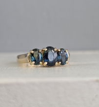 Load image into Gallery viewer, Peacock blue parti trilogy in vintage 9ct yellow gold