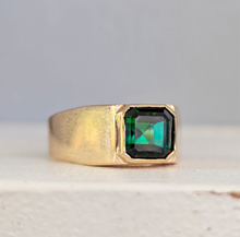 Load image into Gallery viewer, Luxuriously heavy tourmaline signet 9ct yellow gold ring