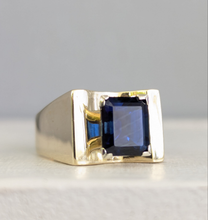 Load image into Gallery viewer, Vivid Natural blue Australian sapphire in vintage 9ct yellow gold