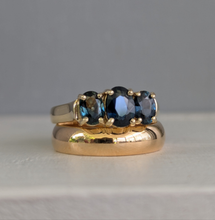 Load image into Gallery viewer, Peacock blue parti trilogy in vintage 9ct yellow gold