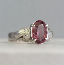Load image into Gallery viewer, Vintage 1950s 18ct white gold tourmaline ring