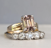 Load image into Gallery viewer, Mauve pink Harts Ranges zircon 9ct gold ring