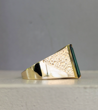 Load image into Gallery viewer, Vintage 1970s Brutalist tourmaline ring 9ct yellow gold