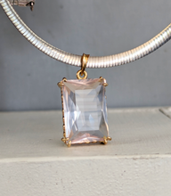 Load image into Gallery viewer, Vintage rose quartz gold pendant 9ct