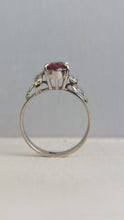 Load image into Gallery viewer, Vintage 1950s 18ct white gold tourmaline ring
