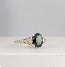 Load image into Gallery viewer, Vintage Parti sapphire in silver filigree ring