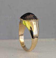 Load image into Gallery viewer, Vintage glass scarab beetle signet 9ct yellow gold