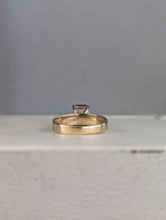 Load image into Gallery viewer, Mauve pink Harts Ranges zircon 9ct gold ring