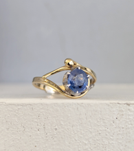 Load image into Gallery viewer, Sri Lankan sapphire in handmade 9ct yellow and white gold setting c1980s