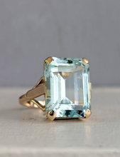 Load image into Gallery viewer, Vintage aquamarine cocktail ring c1960s in 9ct yellow gold.
