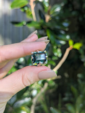 Load image into Gallery viewer, Vintage Buttercup green spinel ring in sterling silver