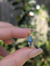 Load image into Gallery viewer, c1930s Australian sapphire trilogy in 9ct rosey yellow gold.