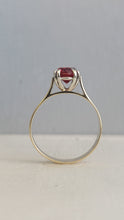 Load image into Gallery viewer, Australian Gippsland Garnet ring 9ct yellow and white gold