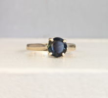 Load image into Gallery viewer, Qld forrest sapphire 9ct yellow gold