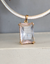 Load image into Gallery viewer, Vintage rose quartz gold pendant 9ct
