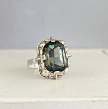 Load image into Gallery viewer, Leaves and vines mid century German green spinel silver ring