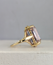 Load image into Gallery viewer, Breathtaking blush pink kunzite c1960s in 9ct