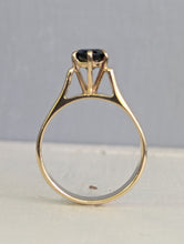 Load image into Gallery viewer, Peacock blue parti sapphire 9ct yellow gold vintage