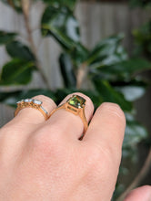 Load image into Gallery viewer, Huge 4.79ct Australian Parti sapphire in heavy 18ct yellow gold
