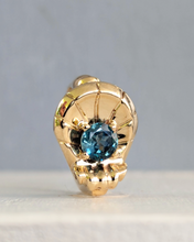 Load image into Gallery viewer, Aphrodite 1930s East West seashell sapphire ring