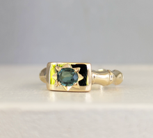 Load image into Gallery viewer, Teal sapphire bamboo signet 9ct yellow gold