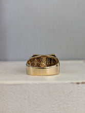 Load image into Gallery viewer, Vivid Natural blue Australian sapphire in vintage 9ct yellow gold