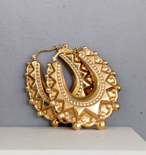 Load image into Gallery viewer, Vintage Unoaerre Italian Geometric hoops 9ct yellow gold.