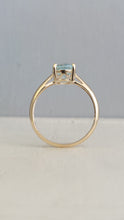Load image into Gallery viewer, Vintage Aquamarine 9ct yellow gold ring