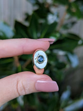 Load image into Gallery viewer, The parti sapphire signet 9ct yellow gold