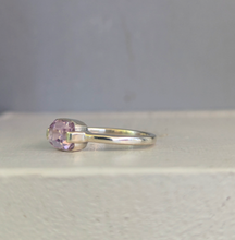 Load image into Gallery viewer, Lilac kunzite ring in sterling silver