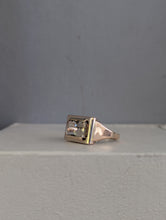 Load image into Gallery viewer, German Peach topaz East West 1930s 8ct