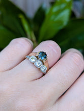 Load image into Gallery viewer, Peacock blue parti sapphire 9ct yellow gold vintage