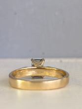 Load image into Gallery viewer, Vintage Aquamarine 9ct yellow gold ring