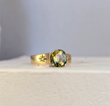 Load image into Gallery viewer, Phenomenal Australian Parti Sapphire in 9ct yellow gold