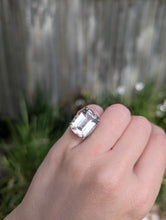 Load image into Gallery viewer, Pale champagne topaz filigree in sterling silver