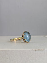 Load image into Gallery viewer, The water drop aquamarine vintage 9ct yellow gold ring