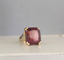 Load image into Gallery viewer, Mulberry Tourmaline in heavy vintage 9ct yellow gold