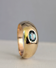 Load image into Gallery viewer, Chunky curved vintage band with teal blue Australian sapphire stars