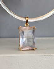Load image into Gallery viewer, Vintage rose quartz gold pendant 9ct