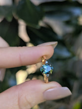 Load image into Gallery viewer, Tantalising parti sapphire & diamonds in 18ct yellow gold c1970s ring
