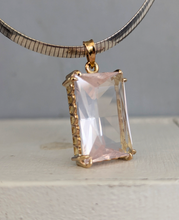 Load image into Gallery viewer, Vintage rose quartz gold pendant 9ct