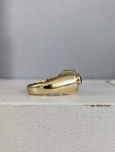 Load image into Gallery viewer, The parti sapphire signet 9ct yellow gold