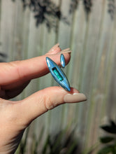 Load image into Gallery viewer, Vintage modernist abstract ring featuring a sleek seablue tourmaline c1970s
