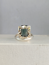 Load image into Gallery viewer, Vintage Buttercup green spinel ring in sterling silver
