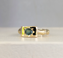 Load image into Gallery viewer, Teal sapphire bamboo signet 9ct yellow gold