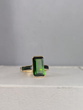 Load image into Gallery viewer, Tantalising vintage tourmaline ring in 14ct yellow gold
