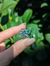 Load image into Gallery viewer, Vintage c1970s emerald cluster ring in silver.